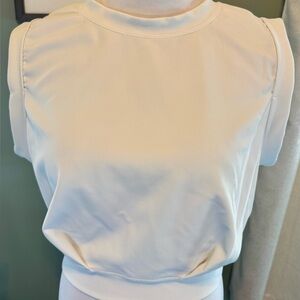 Halara White Sleeveless Crop Top – Size M